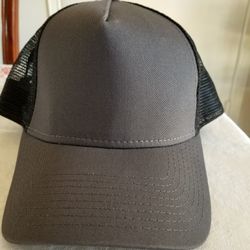 New Men's Cap New Era Brand. Great For Summer Breathable And Adjustible.