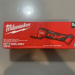 Milwaukee M18 Multitool