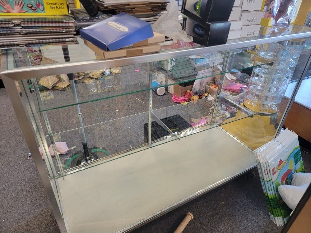 4 Foot Display Case