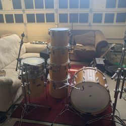 Vintage Pearl Concert Drum Set 