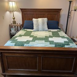 Queen Solid Wood Bed