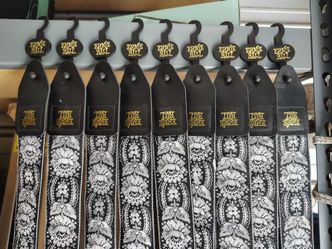 Guitar strap Ernie Ball 9 ps for $60
