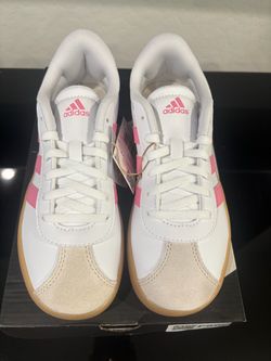 Adidas VL court 3.0 k Sneakers size 2.5 Y Brand New