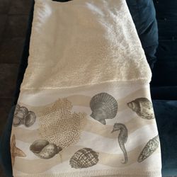New Bath Towels Seaside Theme: Bath And Finger Tip Towels, Sea Shells, Sea Horses, Coral