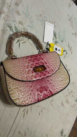 Classic Fashion Croc-Embossed Handbag with Bamboo Handle