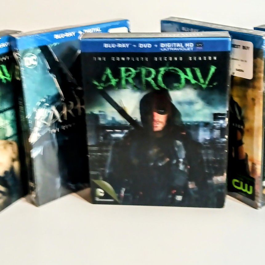 DC Comic's Arrow Series Blu-Ray DVD Digital Ultraviolet Seasons 1-5 Complete