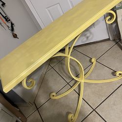 Home decor uttermost