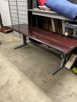 Adjustable Height Gaming Desk