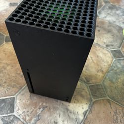 xbox series x,black,1TB, BARELY USED