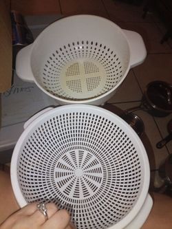 Plastic dish drainers