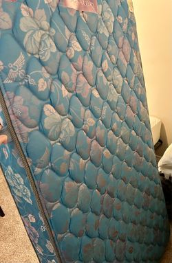 Like new twin mattress and bed frame - Cash only payment upon arrival and MUST pick up in La Verne, CA