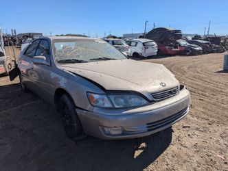 1999 Lexus ES300 Just In For Parts