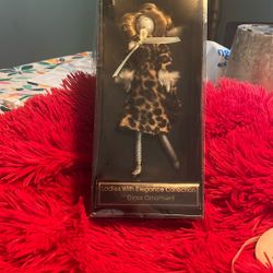 Lady with elegance glass ornament