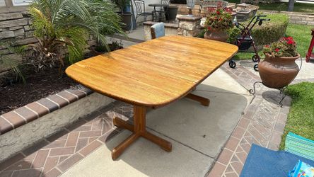 Oak Dinner Table