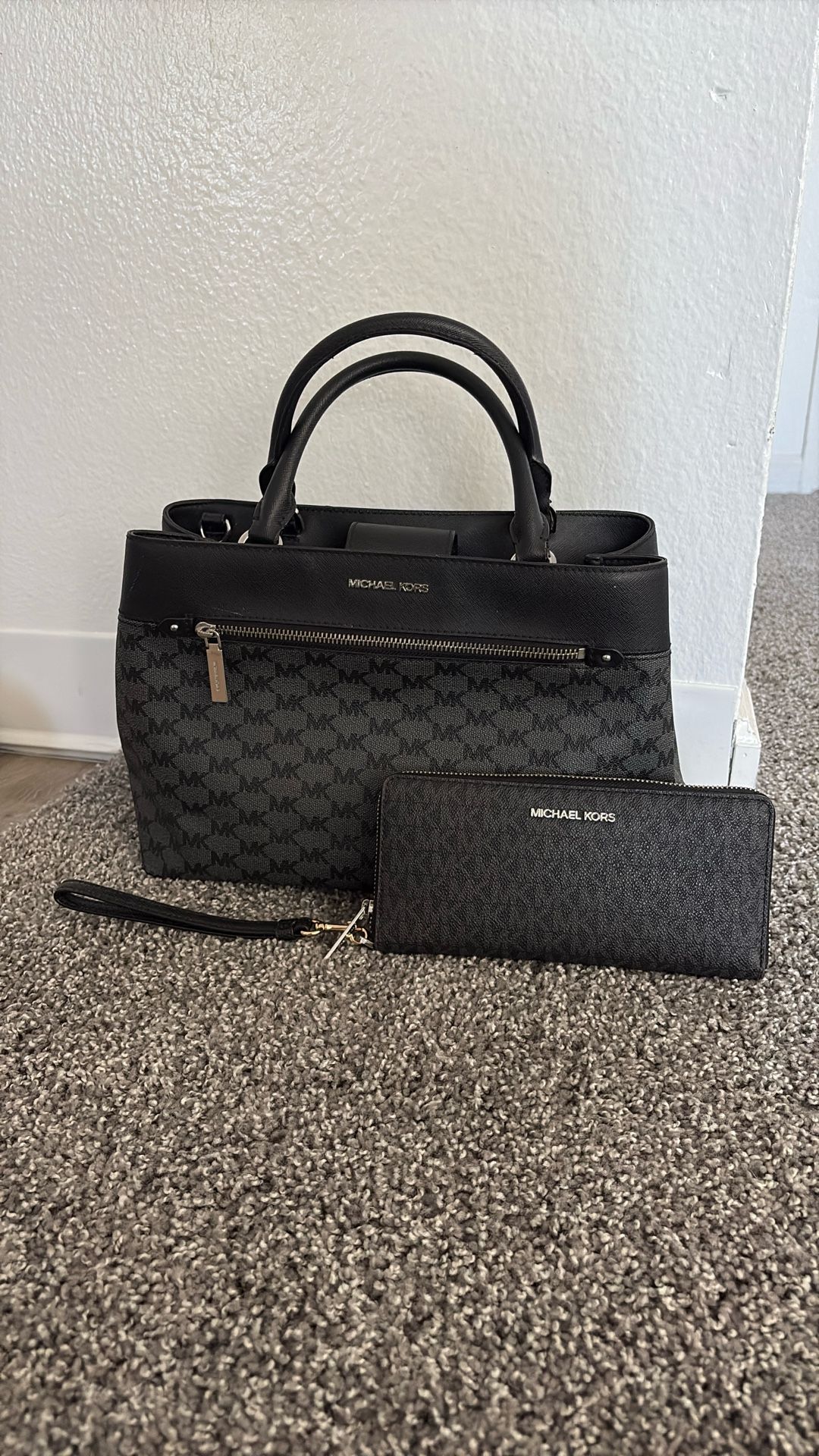 Micheal Kors Bag & Wallet