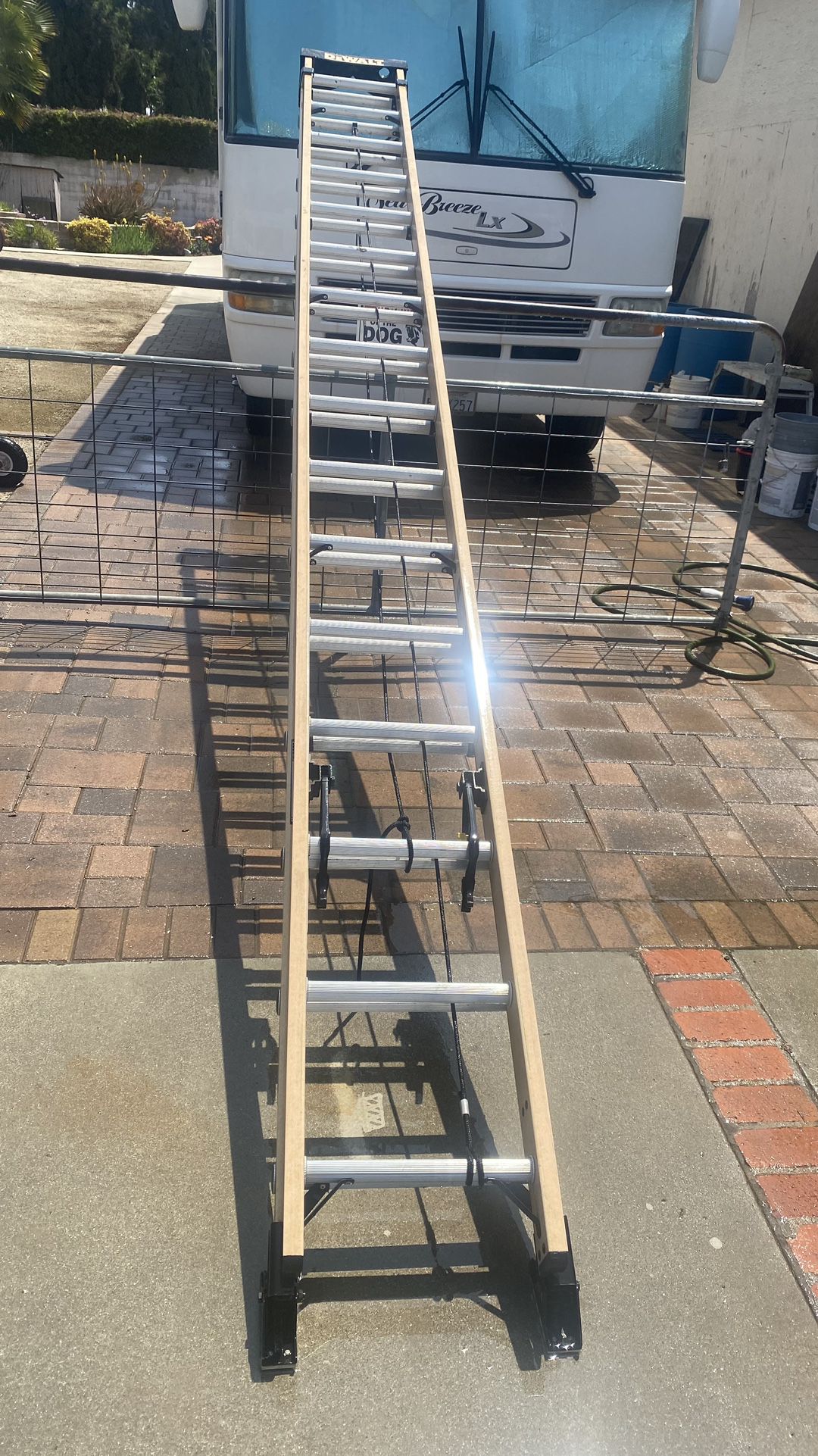 32’ Dewalt Fiberglass Extension Ladder