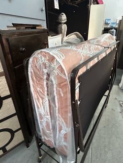 Twin size rollaway bed
