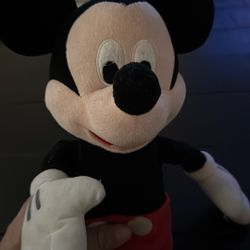 Mickey Mouse Plush – Disney Classic! 🐭❤️