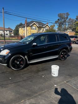 Mercedes-Benz GL-Class Black SUV GL-450