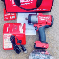 Milwaukee M18 New Fuel Impact Wrench 1/2" - 1600 Ft-lbs With (1) 5.0 Battery,Charger And Bag / 280$ Firm On Price✅️