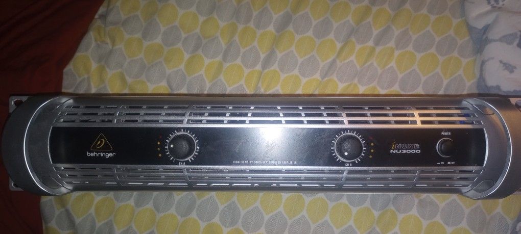 3000watts Beringer Power Amplifier