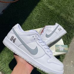Nike Dunk SB Supreme 