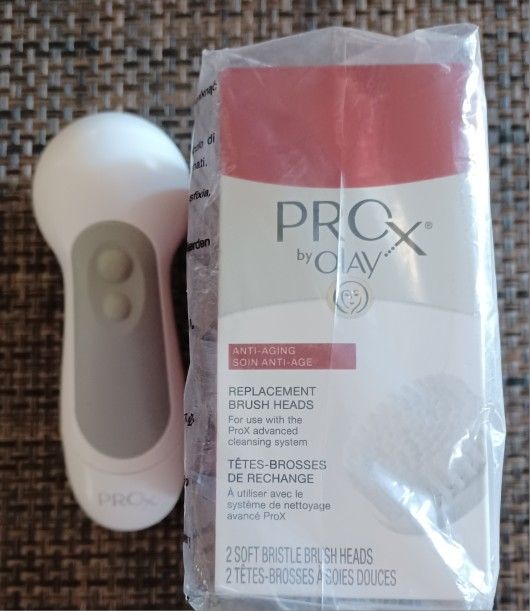 Oil of Olay ProX Advanced facial cleansing device with 2 new replacement brush heads