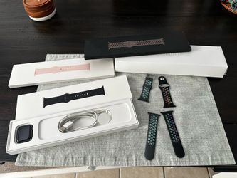 apple watch series 6 40 mm very good condition $240Firm price