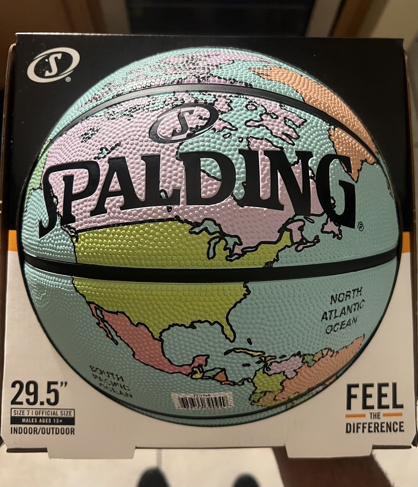 Brand New Spalding Indoor/Outdoor Globe Basketball