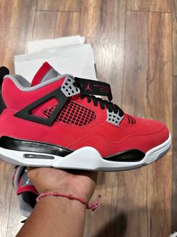 Air Jordan 4 Retro Toro Bravo size 9.5