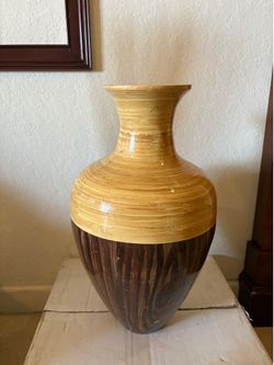 2 Tone wood vase with or without Bamboo sticks