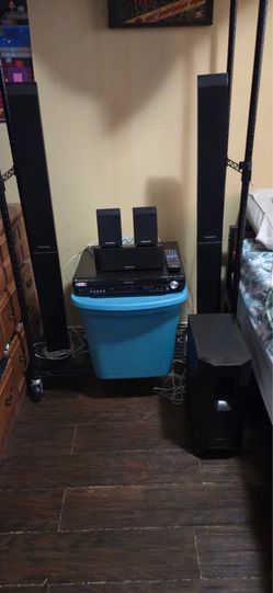 Panasonic SA-PT950 CD/DVD Home Theater 5.1 Surround Sound