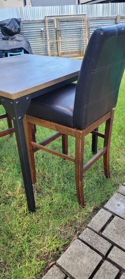 SOLID WOOD AND METAL BAR HEIGHT DINING SET