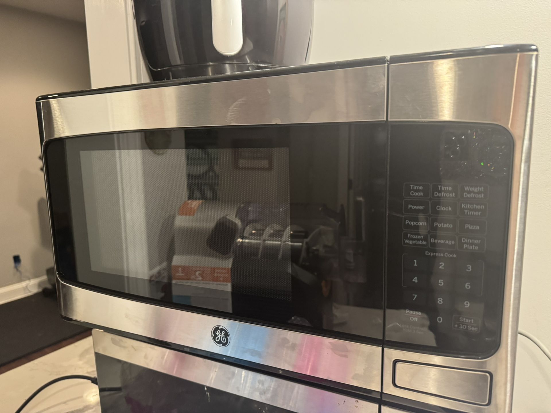 Like New microwave