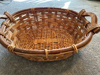 Large Wicker Basket with Handles 2x1