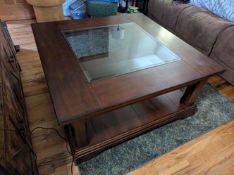 Coffee table w/ glass top