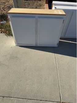 2 door cabinets
