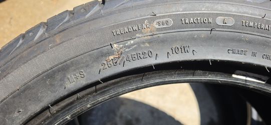 2 Tires 255/45/20