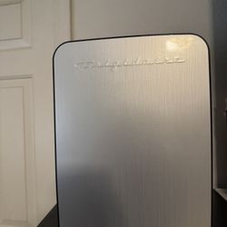 Frigidaire 10 liter mini fridge 