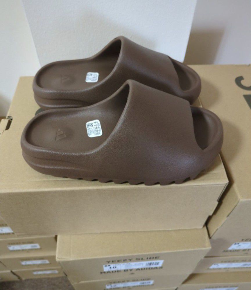 Adidas Yeezy Earth Brown Slides Size 6,7,8,9,10,11,12