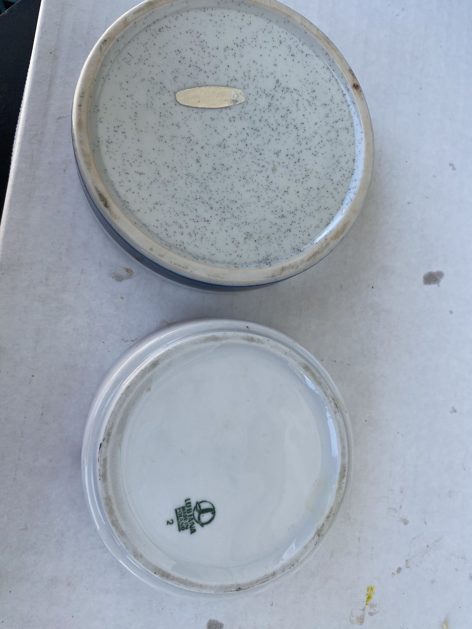 2 Ashtray