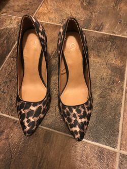 Benetton pair of shoes