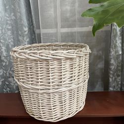 Large Wicker Basket /Pot/Plant Holder/Storage Thumbnail