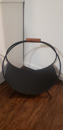 Threshold Iron Log Holder 