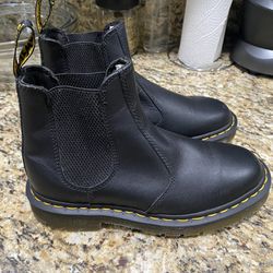 Doc Martin’s Chelsea Boots Size 7 (Women)
