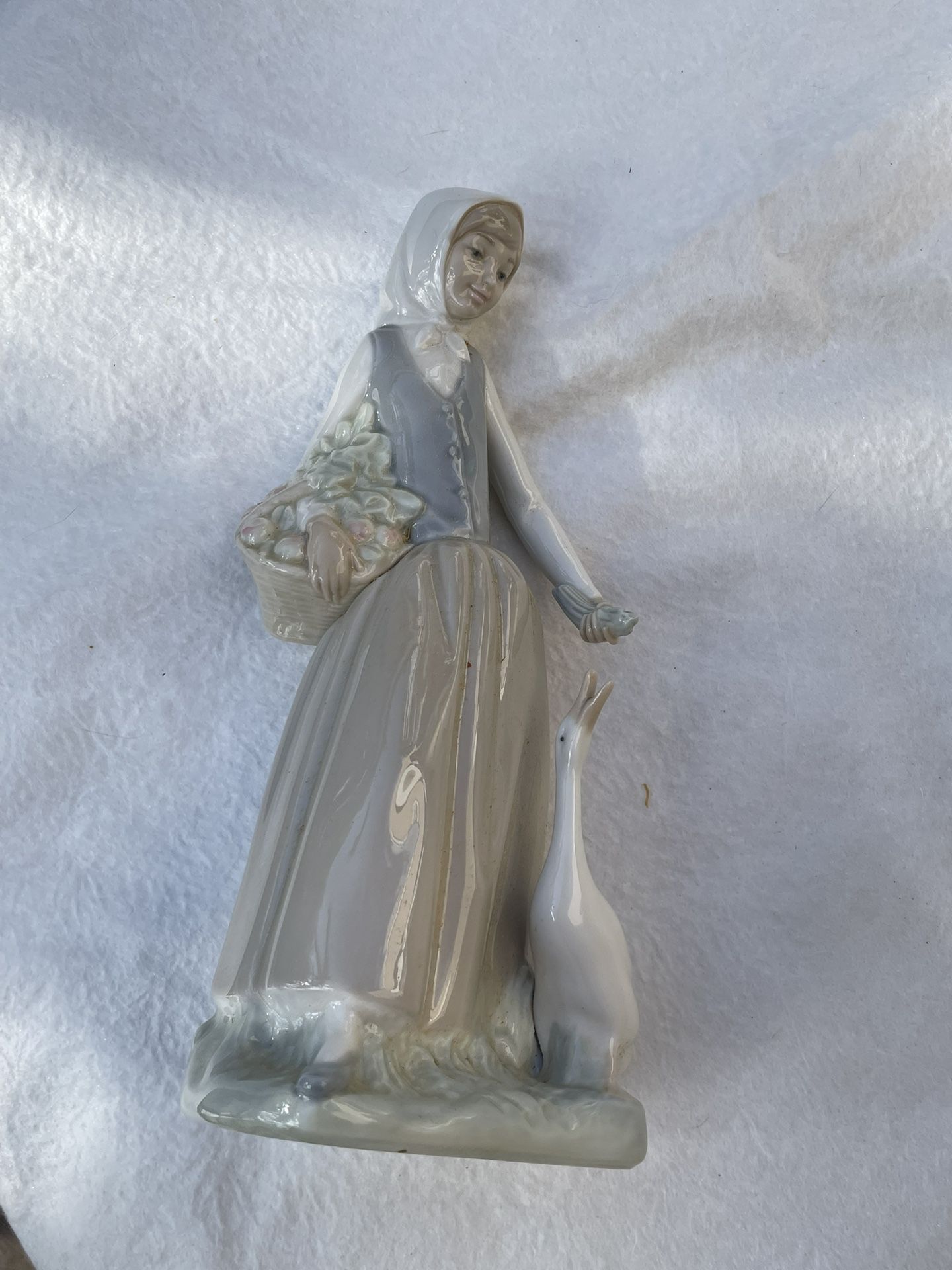 Lladro Figurine - Nao- Girl With Goose- 9’ Tall- Original Box  