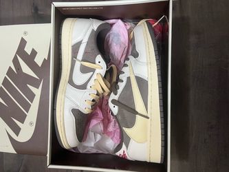 Travis Scott Jordan 1