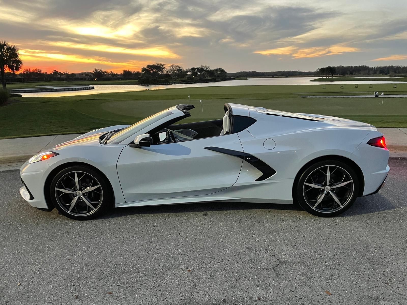Private Seller - 2021 Chevy Corvette Stingray Coupe 2LT - Like New - Performance exhaust