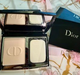 Dior face powder shade 0n