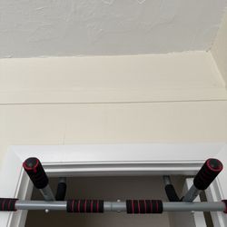 Pull Up Bar